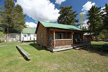 Housekeeping guest cabin at Ace High Resort