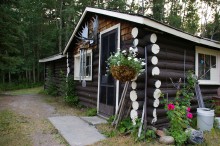 Log guest cabin at Aberdeen Lodge