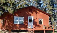 Housekeeping guest cabin at Viking Lodge