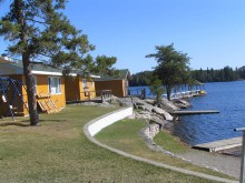 Arrowhead Resort & Motel cabins and boats