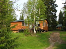 Guest cabins at Bauer's Onaman Lake Cabins & Outposts