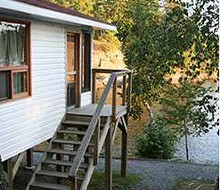 Guest cottage on lake at Crow Rock Lodge