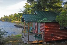Duck Bay Lodge guest cabin on lake