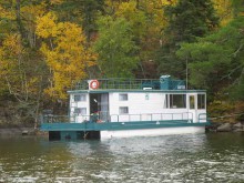 Rental houseboat at Lake of the Woods Houseboats