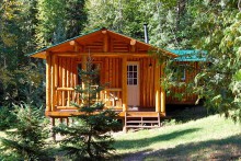Log guest cottage at Mar Mac Lodge