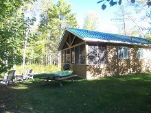 Guest cabin at Morning Mist Resort