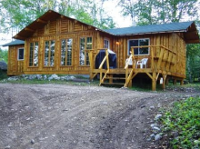 Guest cabin at North To Adventure
