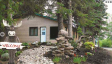 Housekeeping guest cabin at Rainbow Point Lodge