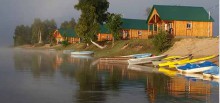 Lakeshore guest cabins at Meekos Outfitters