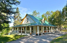 Main lodge building at Salmon Lodge