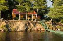 Lakefront guest cabin at Rabaska Lodge