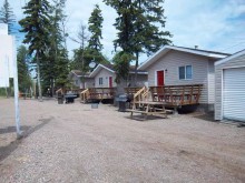 Housekeeping guest cabins at Anglers Trail Resort