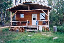Housekeeping guest cabin at Iskwatikan Lake Lodge