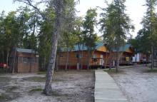 Lakeshore guest housekeeping cabins at Crystal Lodge